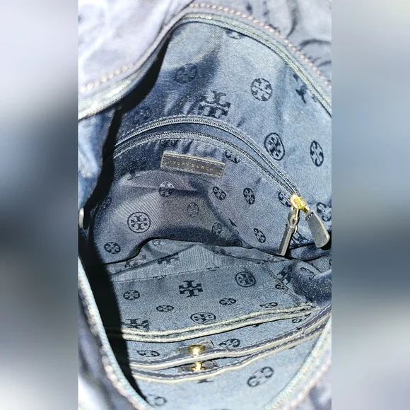 Tory Burch Navy Blue Nylon and leather Crossbody Preloved - Picture 4 of 15